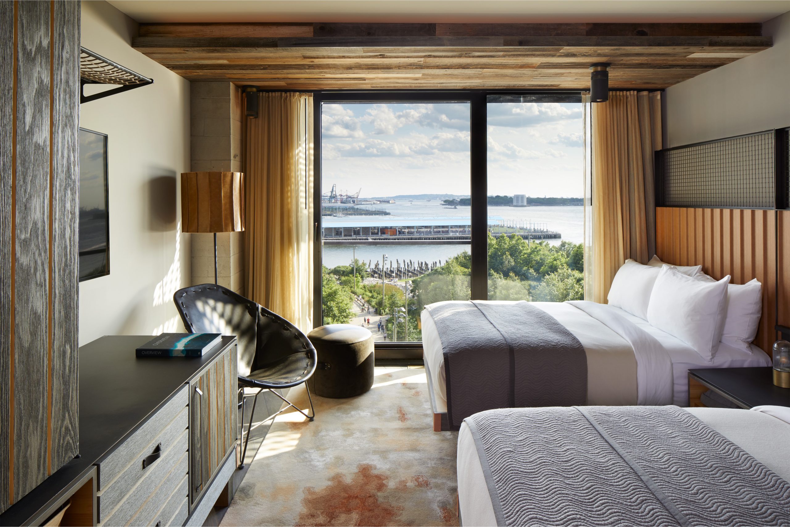 ultra-luxury-hotels-1hotel-bb-bedroom-1